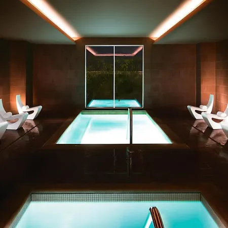 Luxury Suites At Palms Place-3